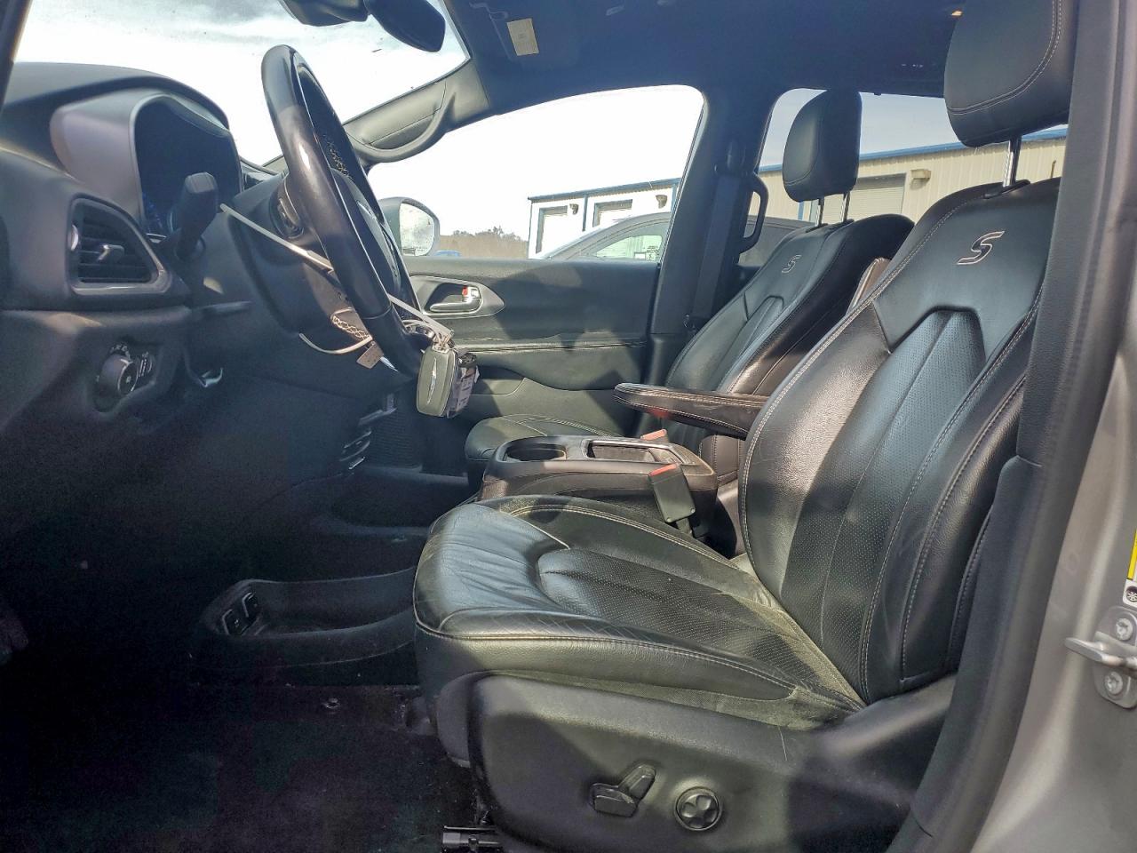 2019 CHRYSLER PACIFICA TOURING L PLUS photo 7
