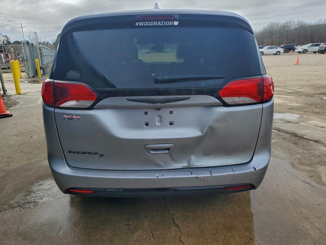 2019 CHRYSLER PACIFICA TOURING L PLUS photo 6