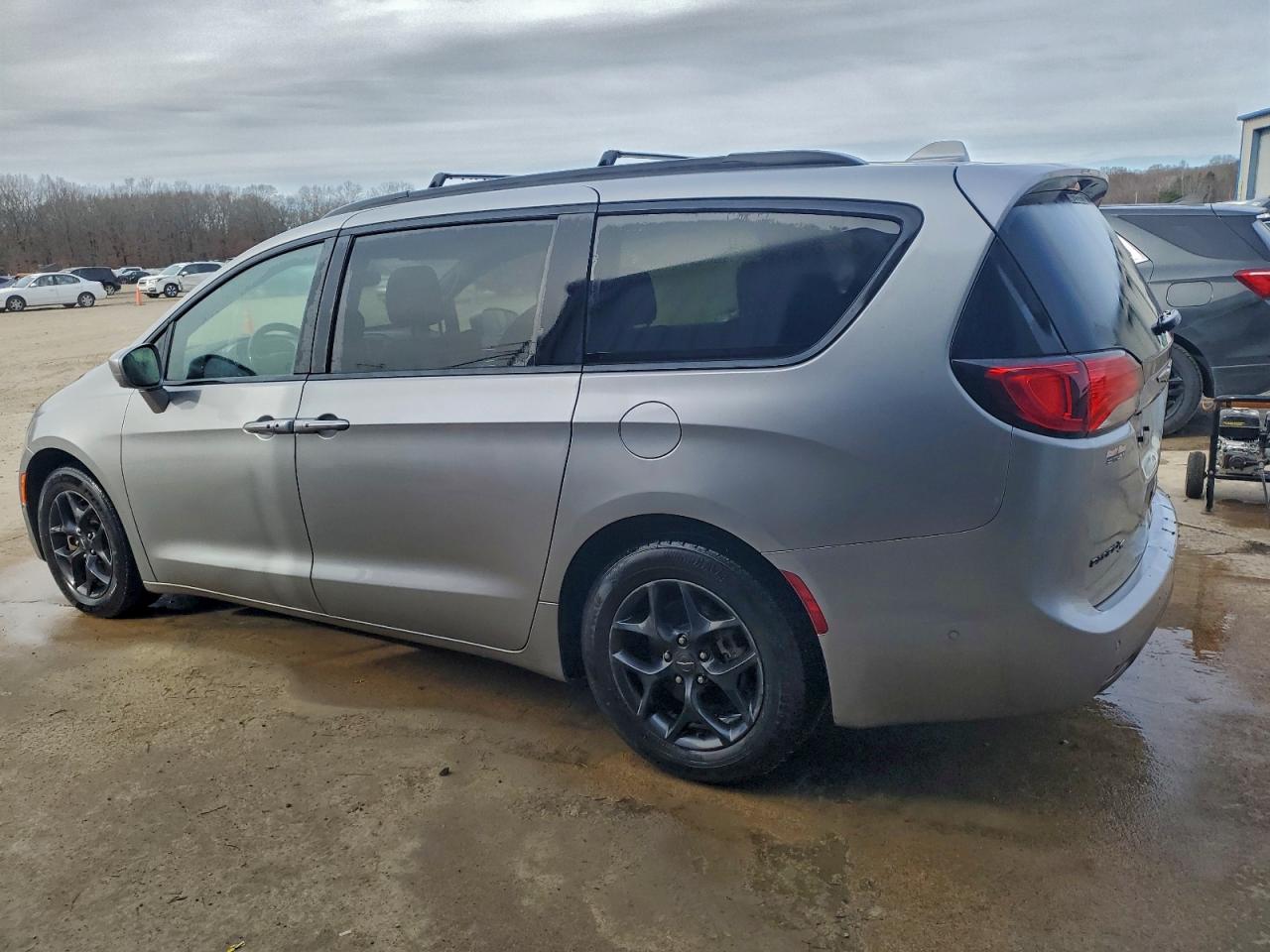 2019 CHRYSLER PACIFICA TOURING L PLUS photo 2