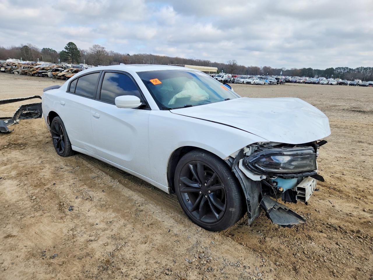 2015 DODGE CHARGER photo 4