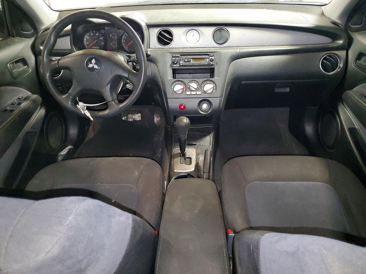 2004 MITSUBISHI OUTLANDER LS photo 8