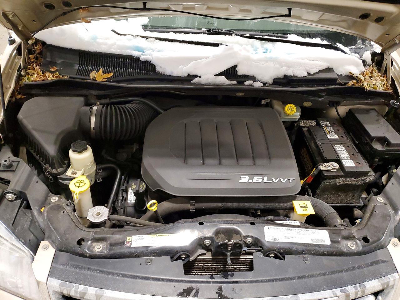 2012 CHRYSLER TOWN & COUNTRY TOURING L photo 12