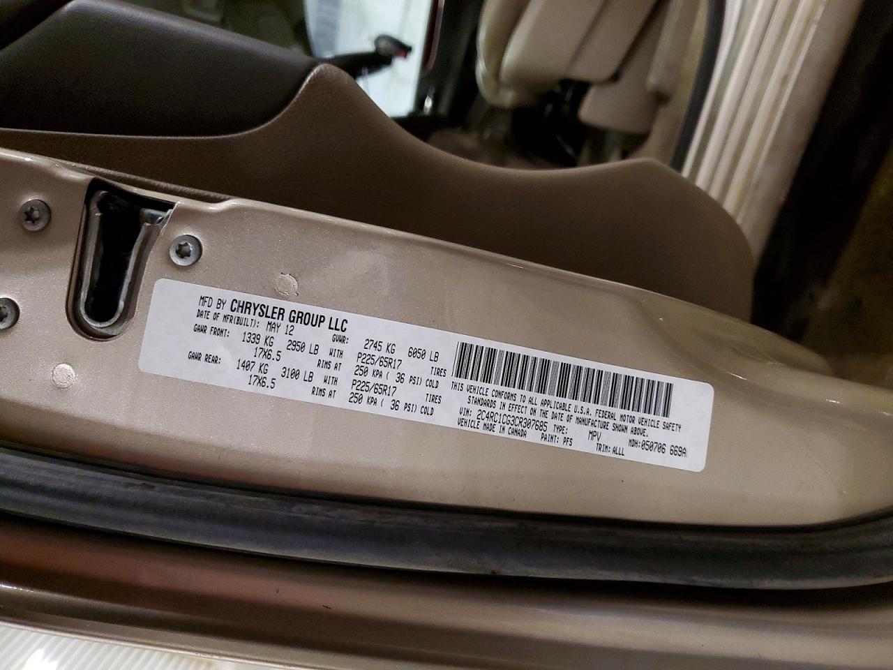 2012 CHRYSLER TOWN & COUNTRY TOURING L photo 13