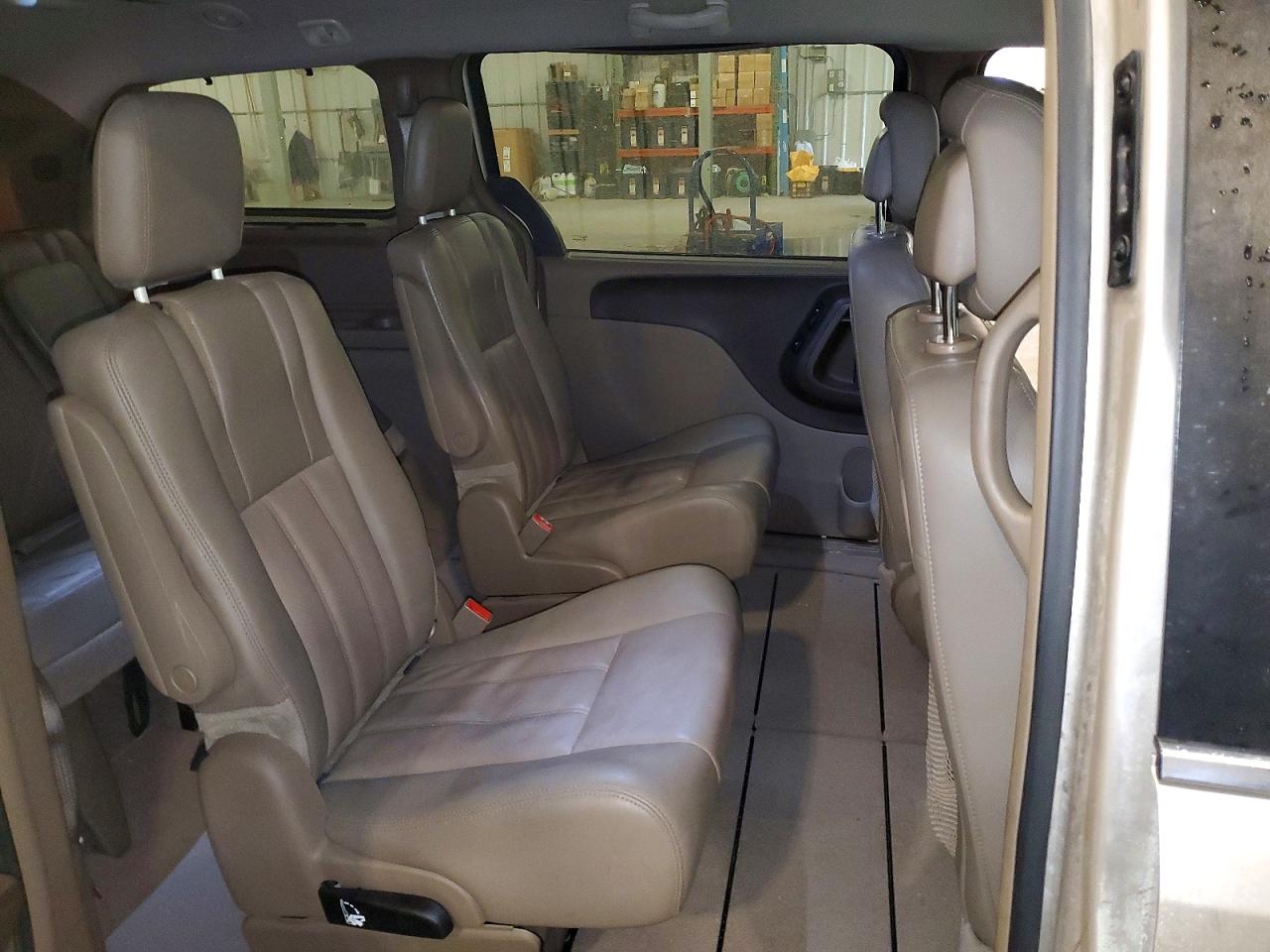 2012 CHRYSLER TOWN & COUNTRY TOURING L photo 11