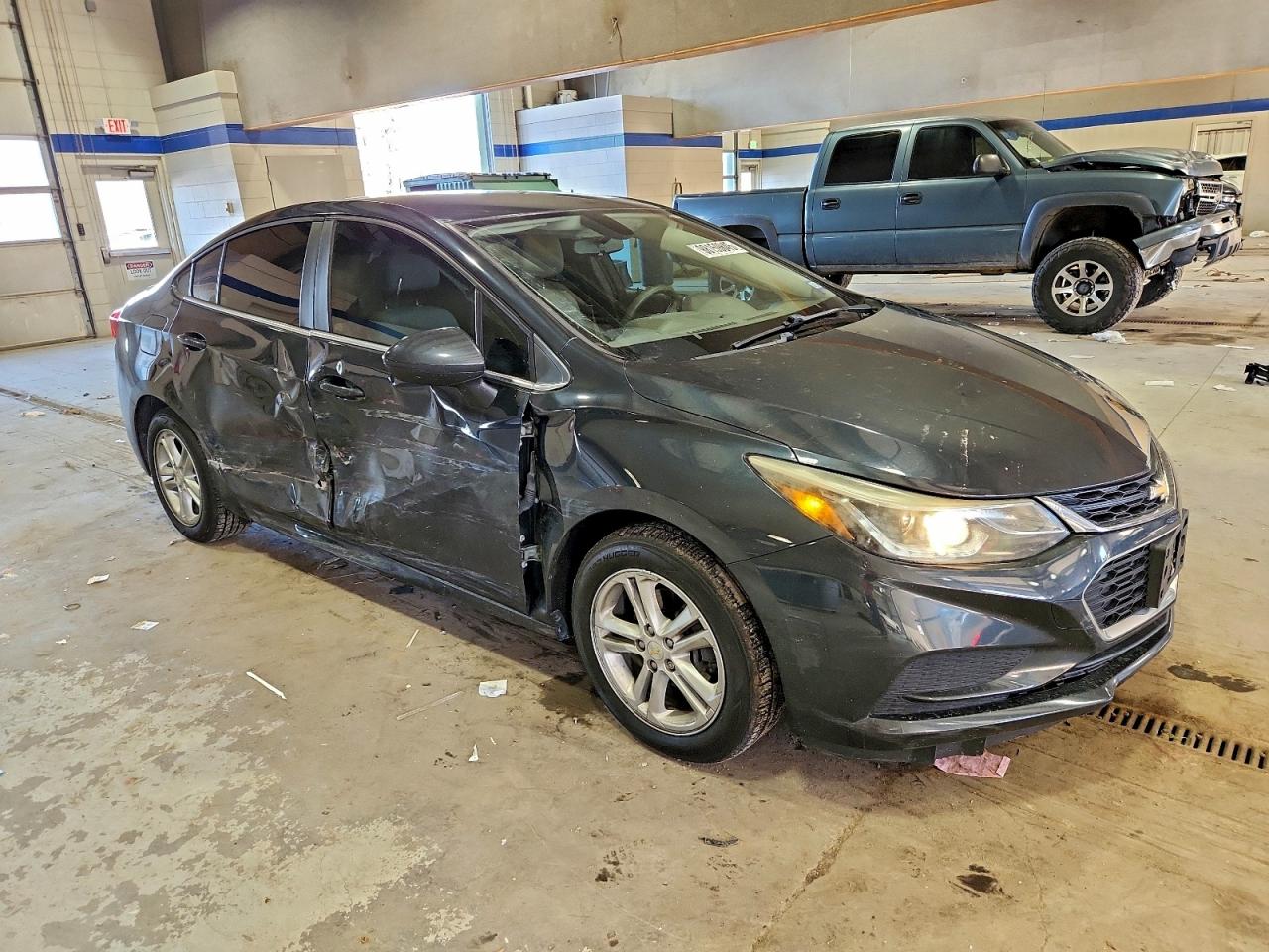 2017 CHEVROLET CRUZE LT photo 4