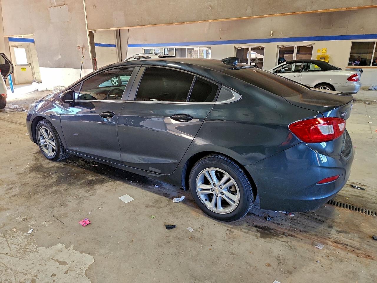 2017 CHEVROLET CRUZE LT photo 2