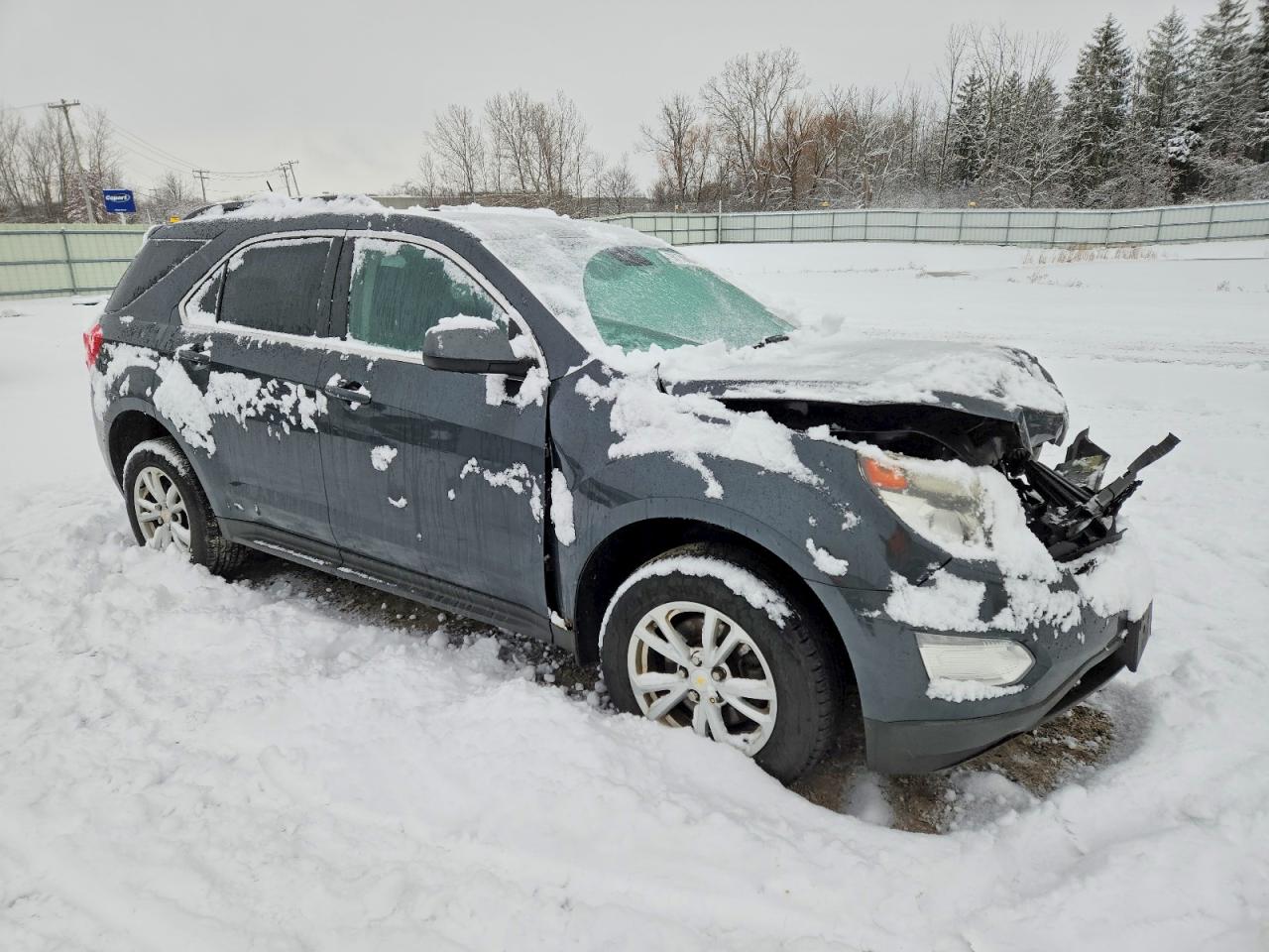 2017 CHEVROLET EQUINOX LT photo 4