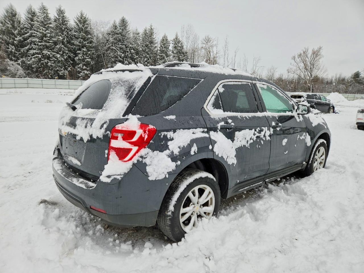2017 CHEVROLET EQUINOX LT photo 3
