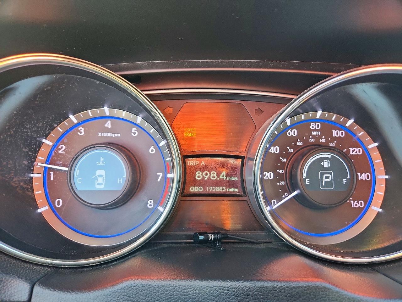2011 HYUNDAI SONATA SE photo 9