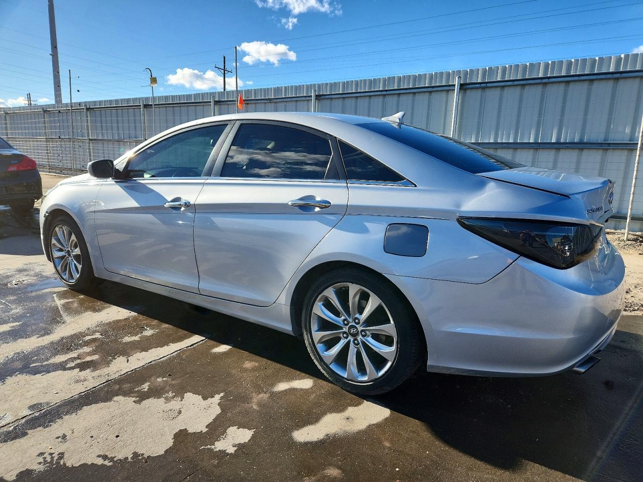 2011 HYUNDAI SONATA SE photo 2