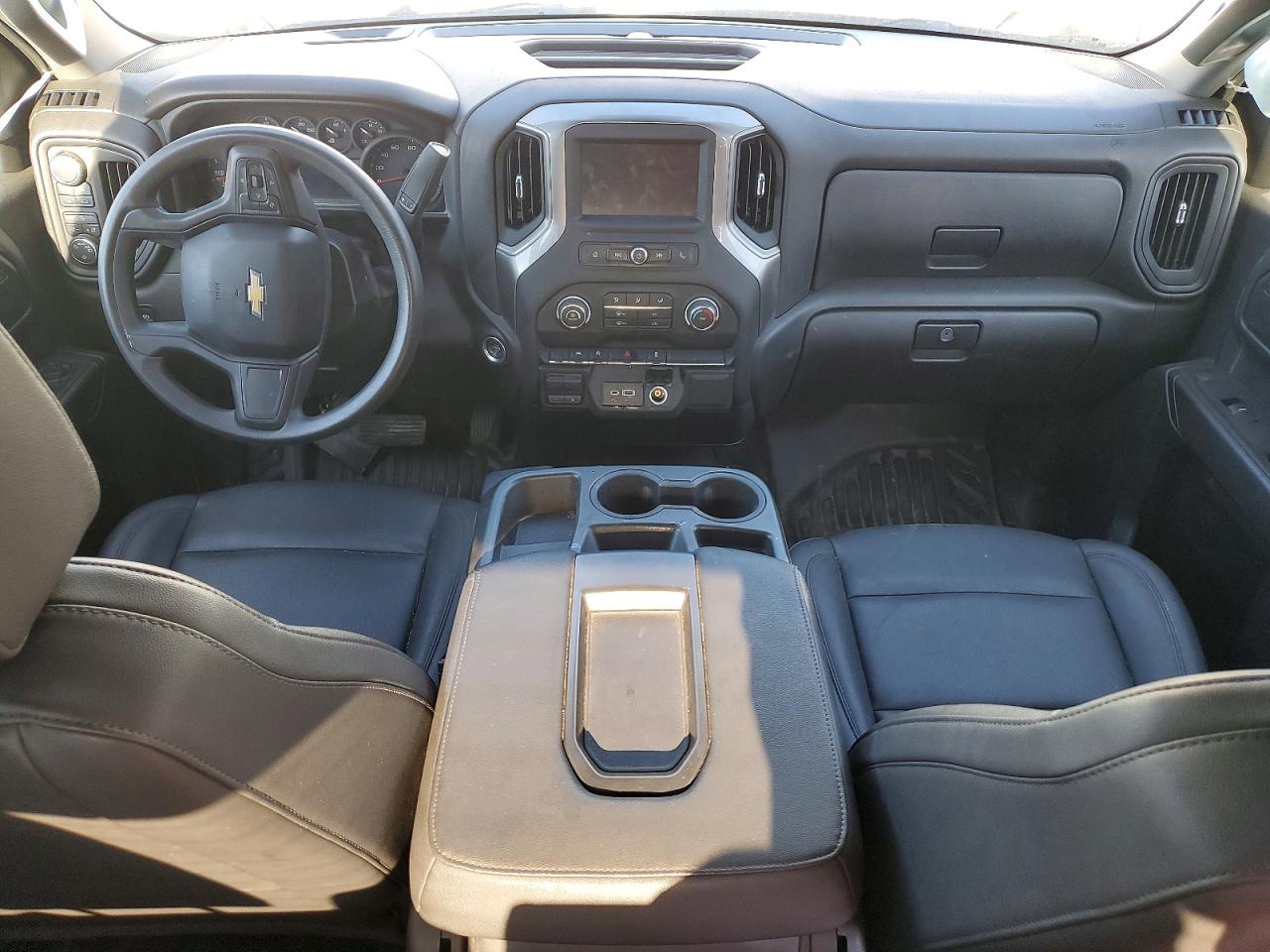 2024 CHEVROLET SILVERADO K1500 photo 8