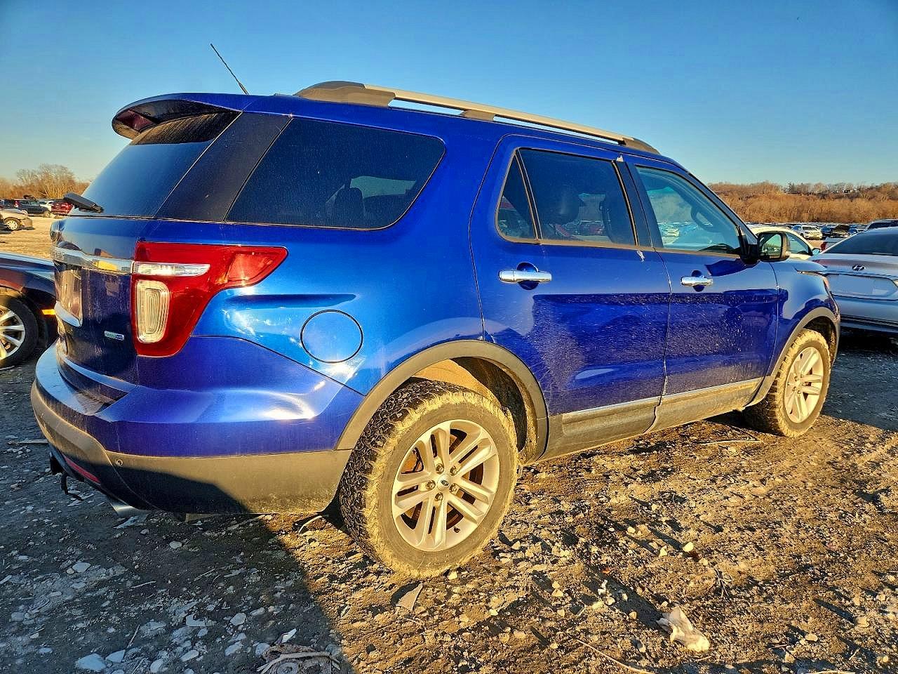 2014 FORD EXPLORER XLT photo 3