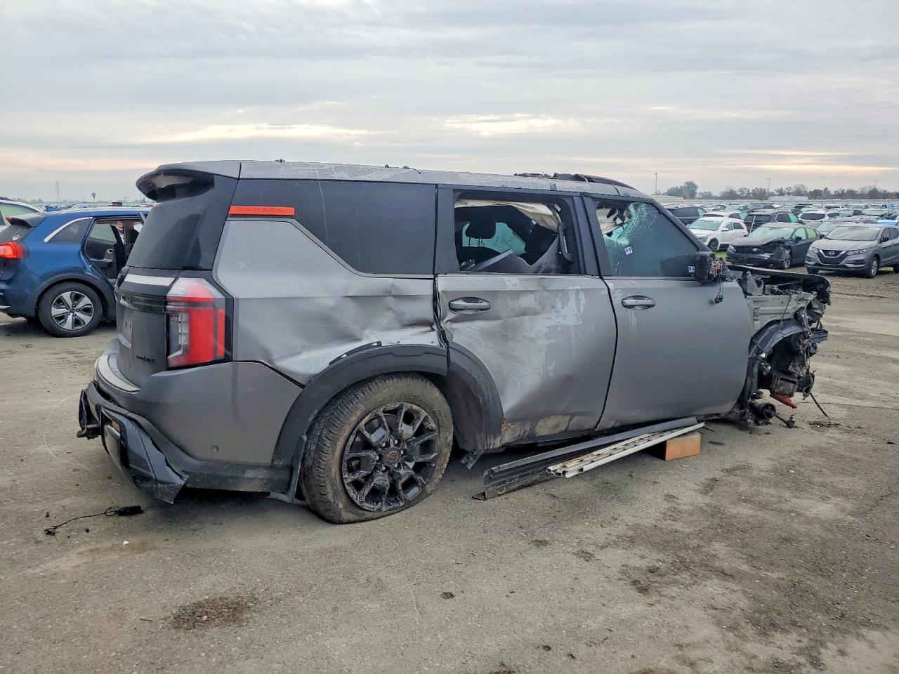 2025 NISSAN ARMADA PRO-4X photo 3