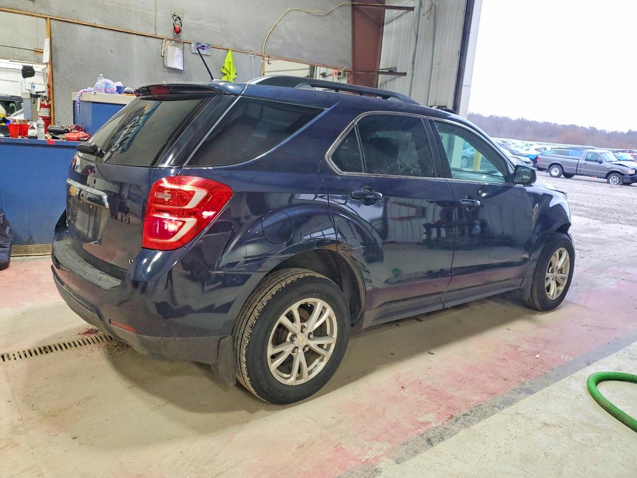 2017 CHEVROLET EQUINOX LT photo 3