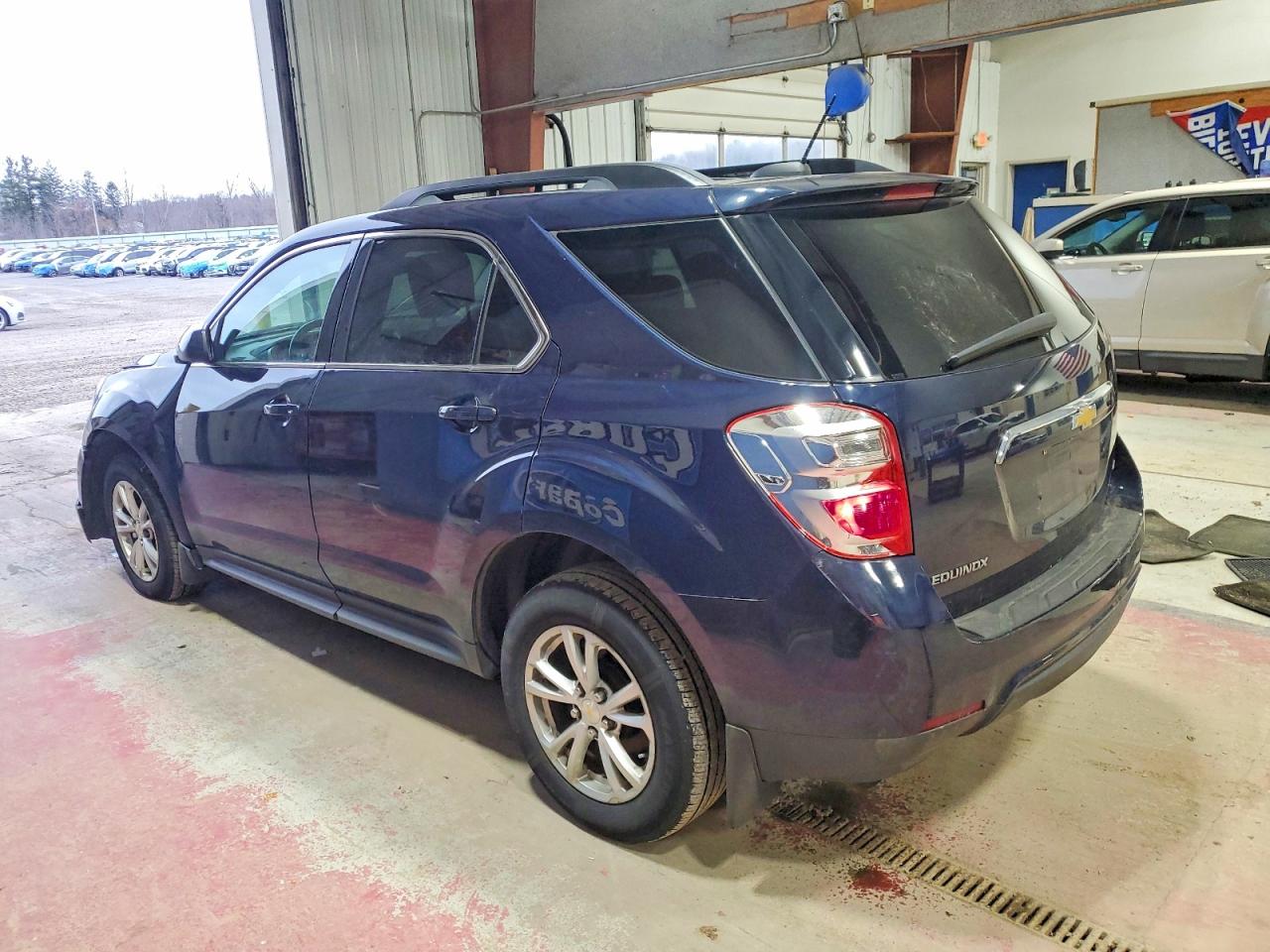 2017 CHEVROLET EQUINOX LT photo 2