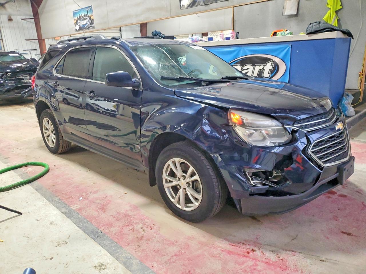 2017 CHEVROLET EQUINOX LT photo 4