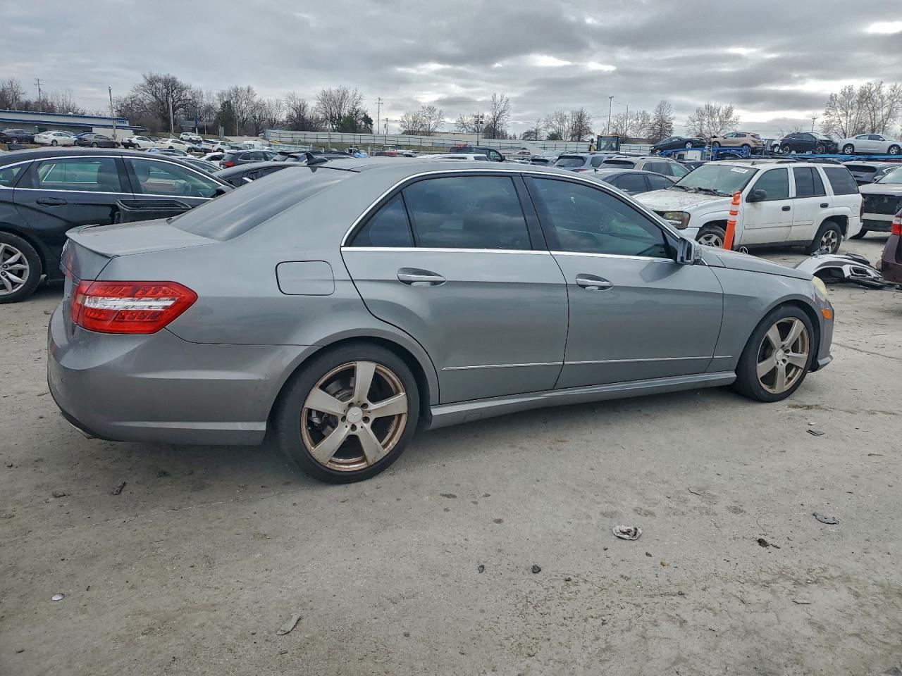 2010 MERCEDES-BENZ E 350 photo 3
