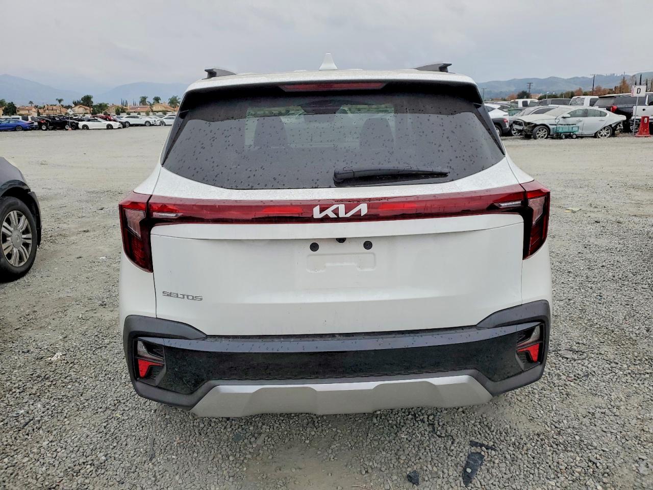 2025 KIA SELTOS S photo 6