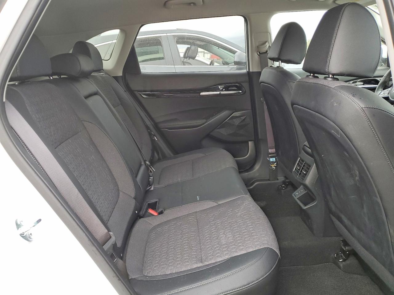 2025 KIA SELTOS S photo 10