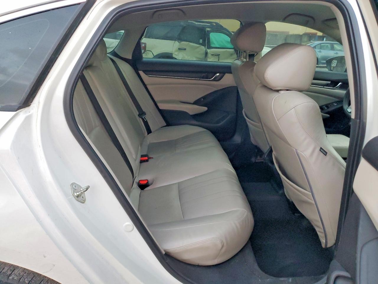 2018 HONDA ACCORD LX photo 10