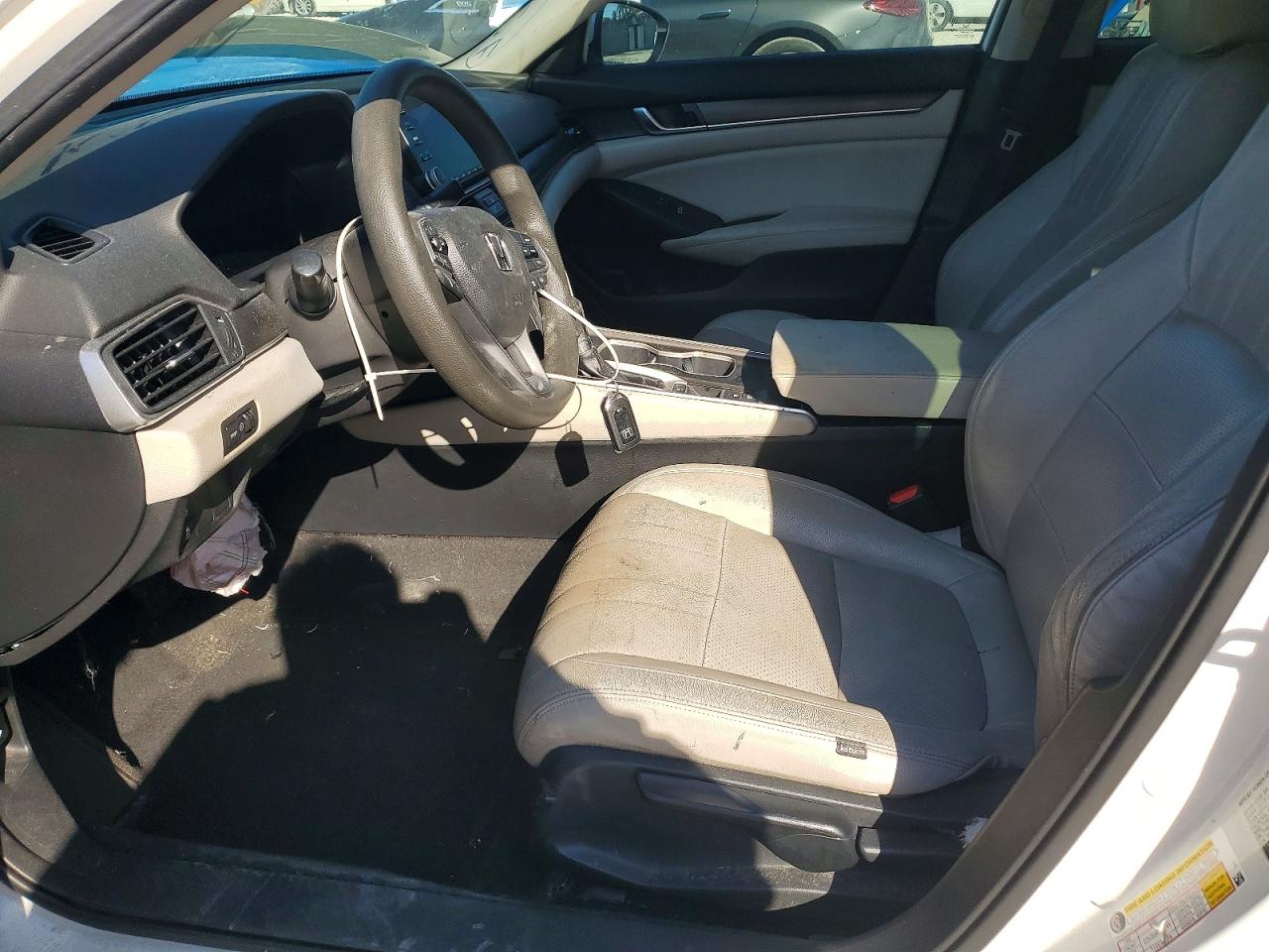 2018 HONDA ACCORD LX photo 7