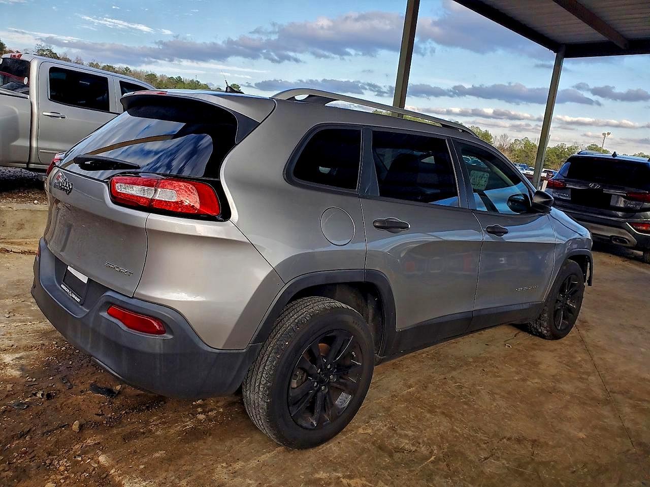2015 JEEP CHEROKEE SPORT photo 3