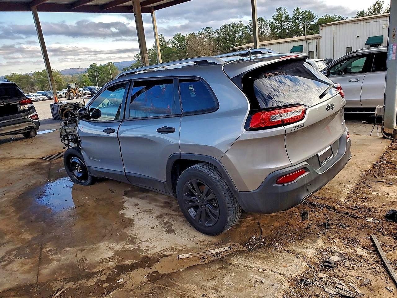2015 JEEP CHEROKEE SPORT photo 2