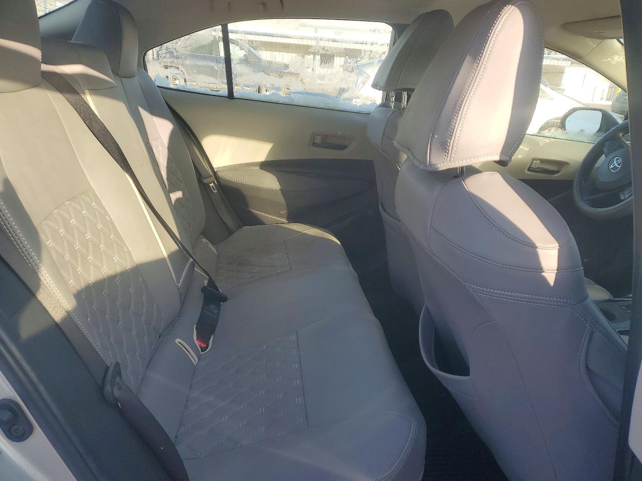 2022 TOYOTA COROLLA LE photo 10