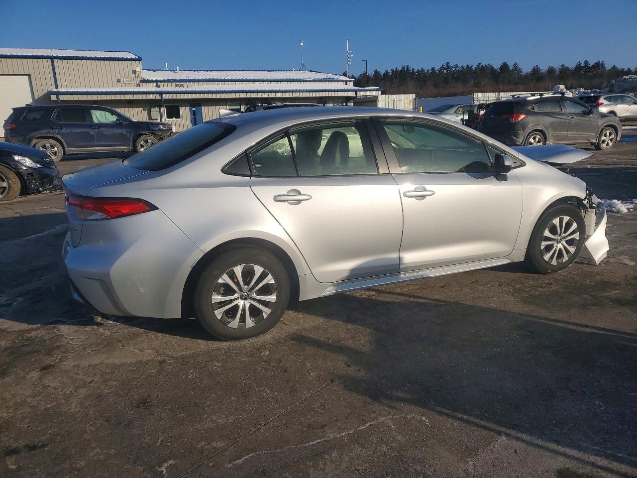 2022 TOYOTA COROLLA LE photo 3