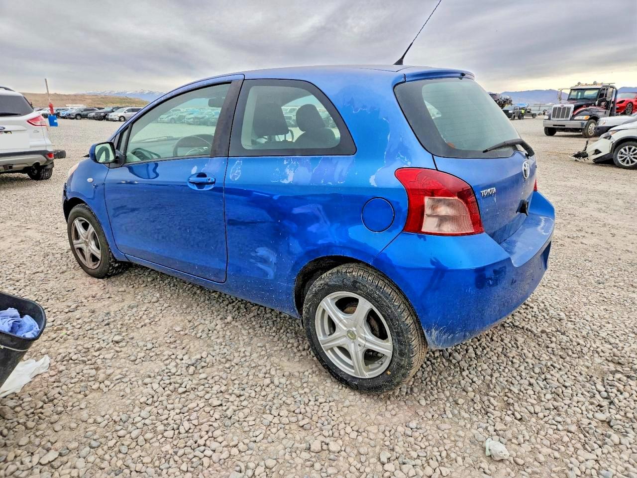 2008 TOYOTA YARIS photo 2