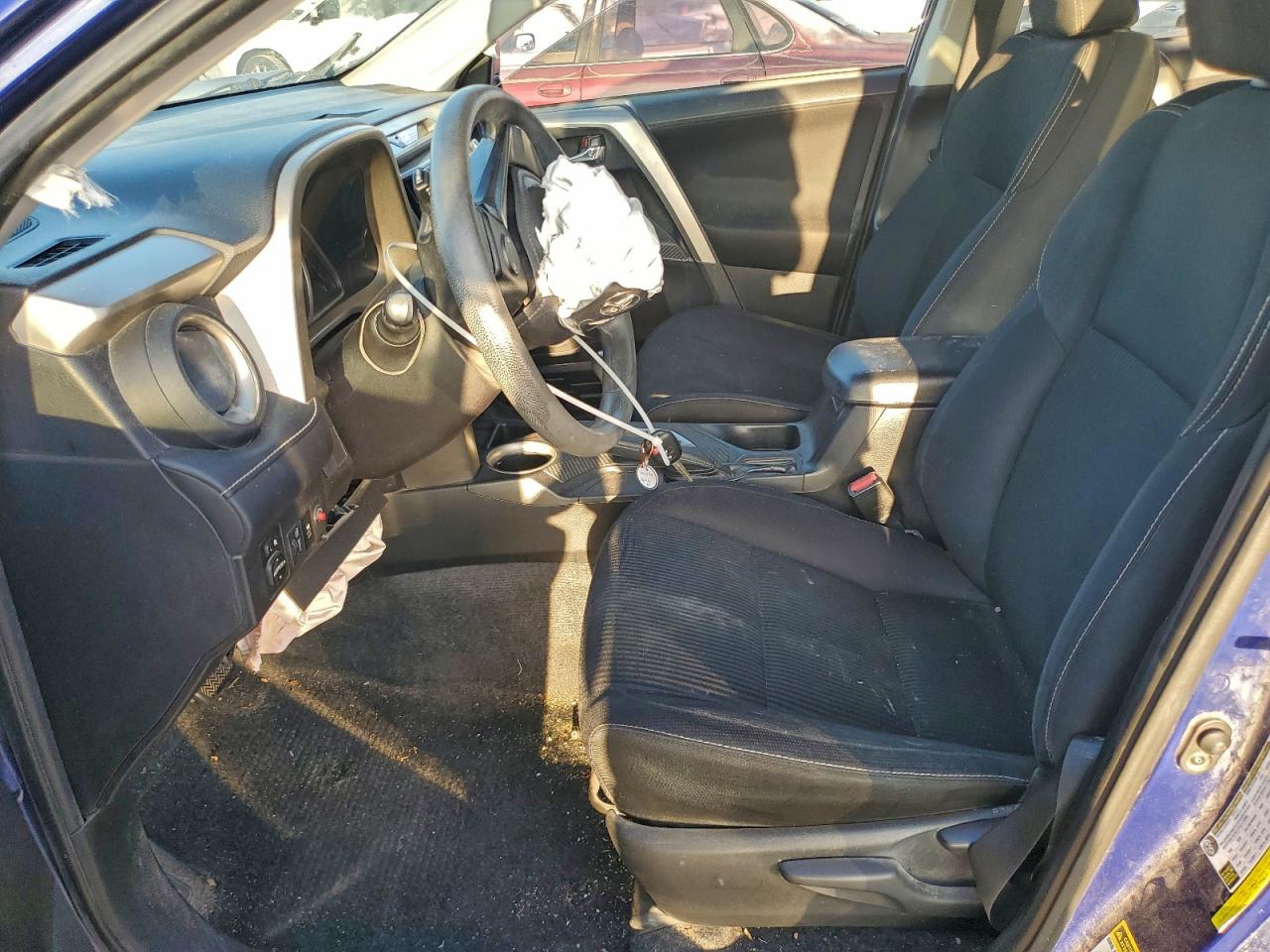 2014 TOYOTA RAV4 XLE photo 7