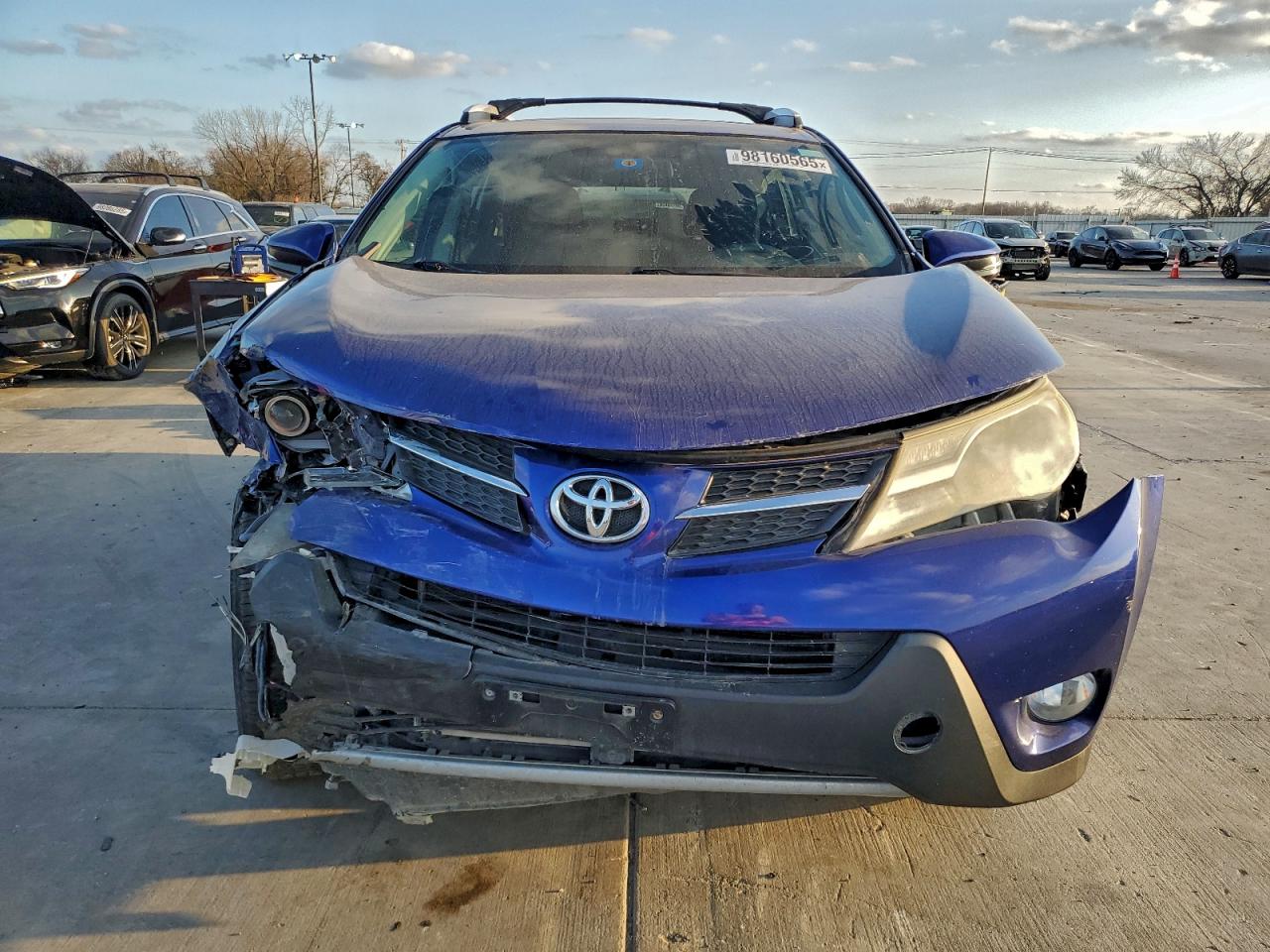 2014 TOYOTA RAV4 XLE photo 5