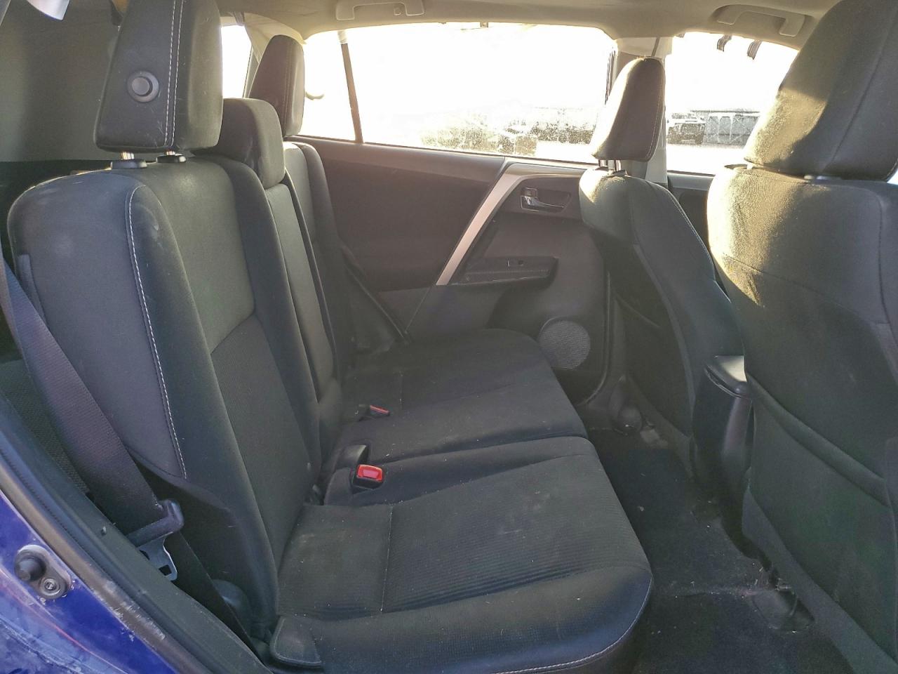2014 TOYOTA RAV4 XLE photo 11