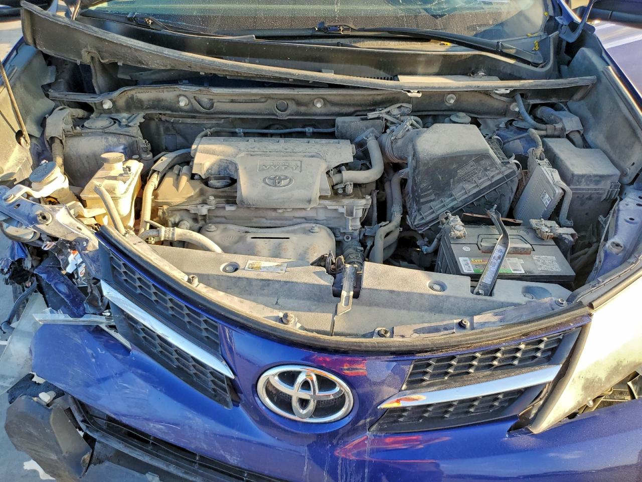 2014 TOYOTA RAV4 XLE photo 12