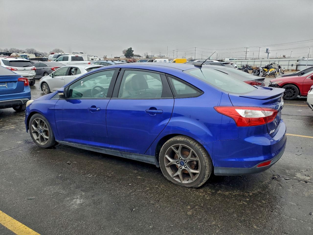 2014 FORD FOCUS SE photo 2