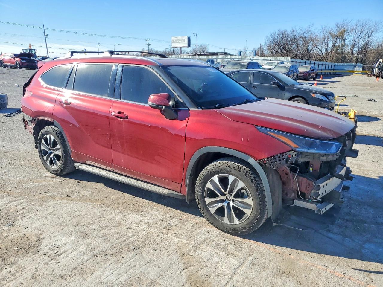 2021 TOYOTA HIGHLANDER XLE photo 4