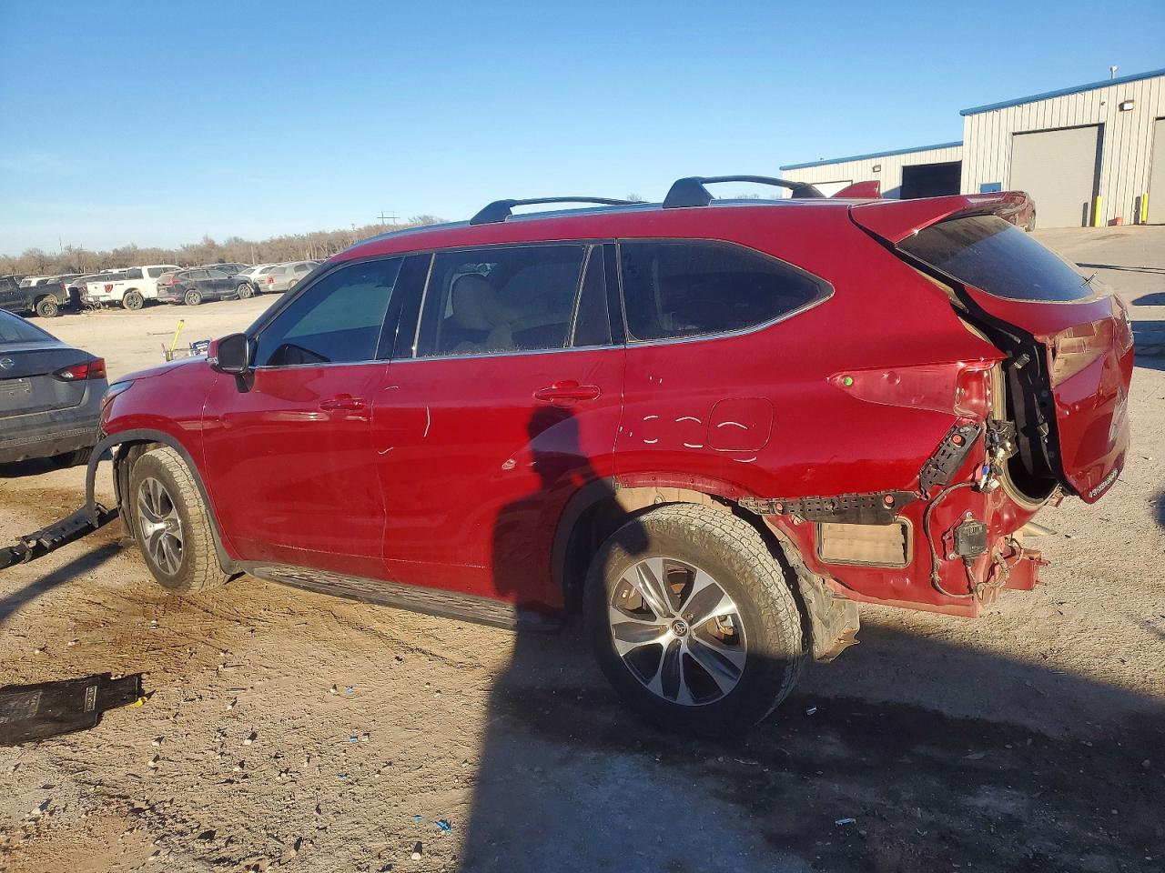 2021 TOYOTA HIGHLANDER XLE photo 2