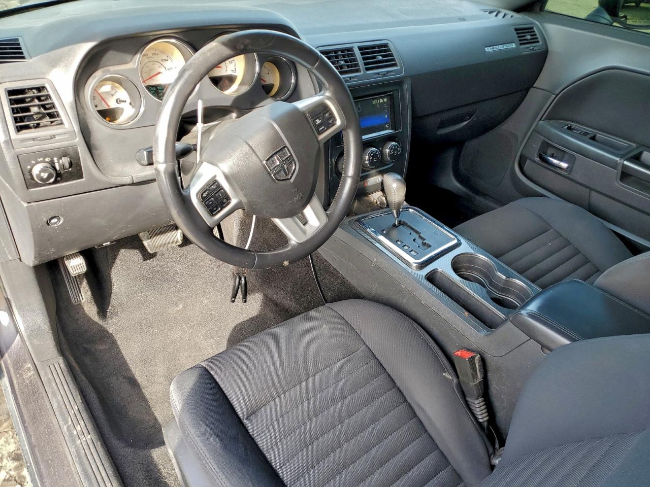2013 DODGE CHALLENGER SXT photo 8