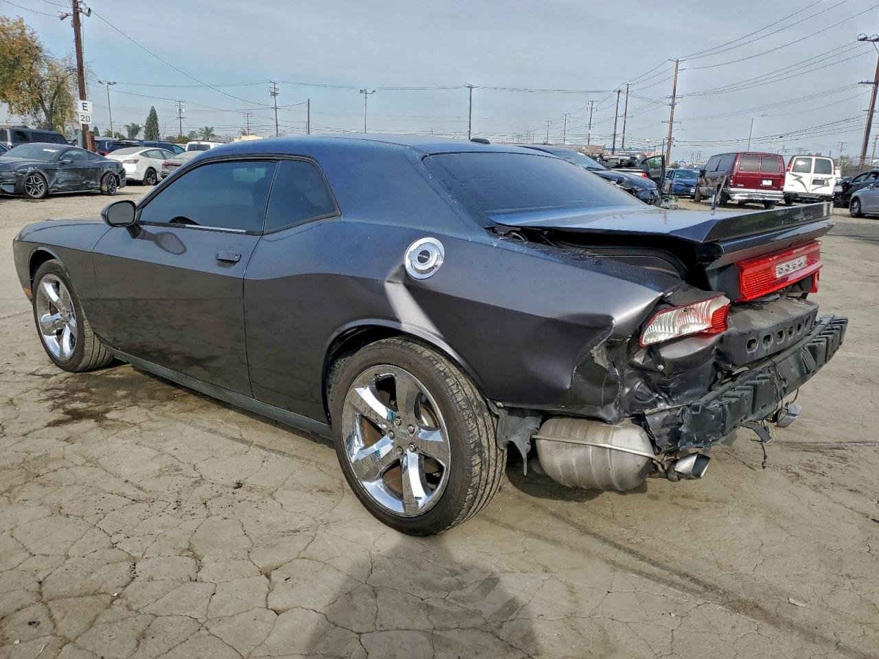 2013 DODGE CHALLENGER SXT photo 2