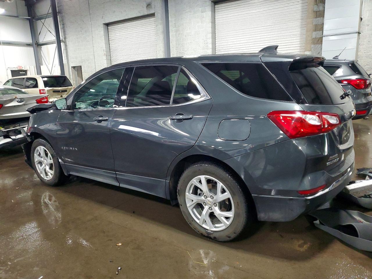 2020 CHEVROLET EQUINOX LT photo 2