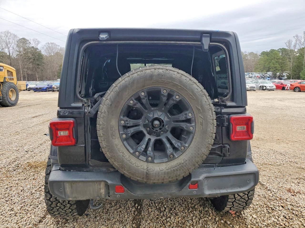 2018 JEEP WRANGLER UNLIMITED SAHARA photo 6