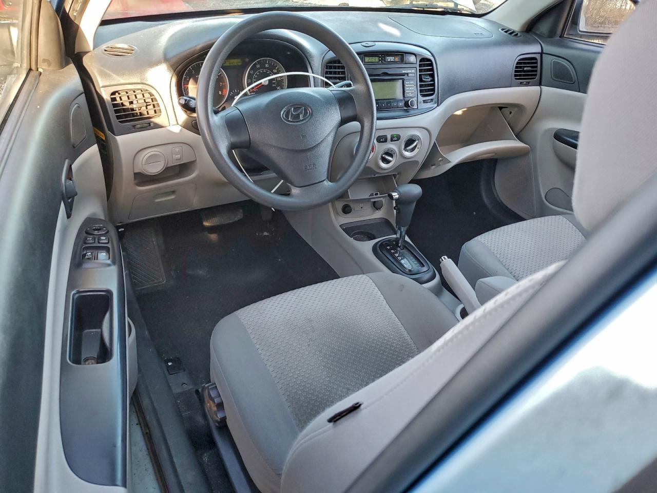 2009 HYUNDAI ACCENT GS photo 8