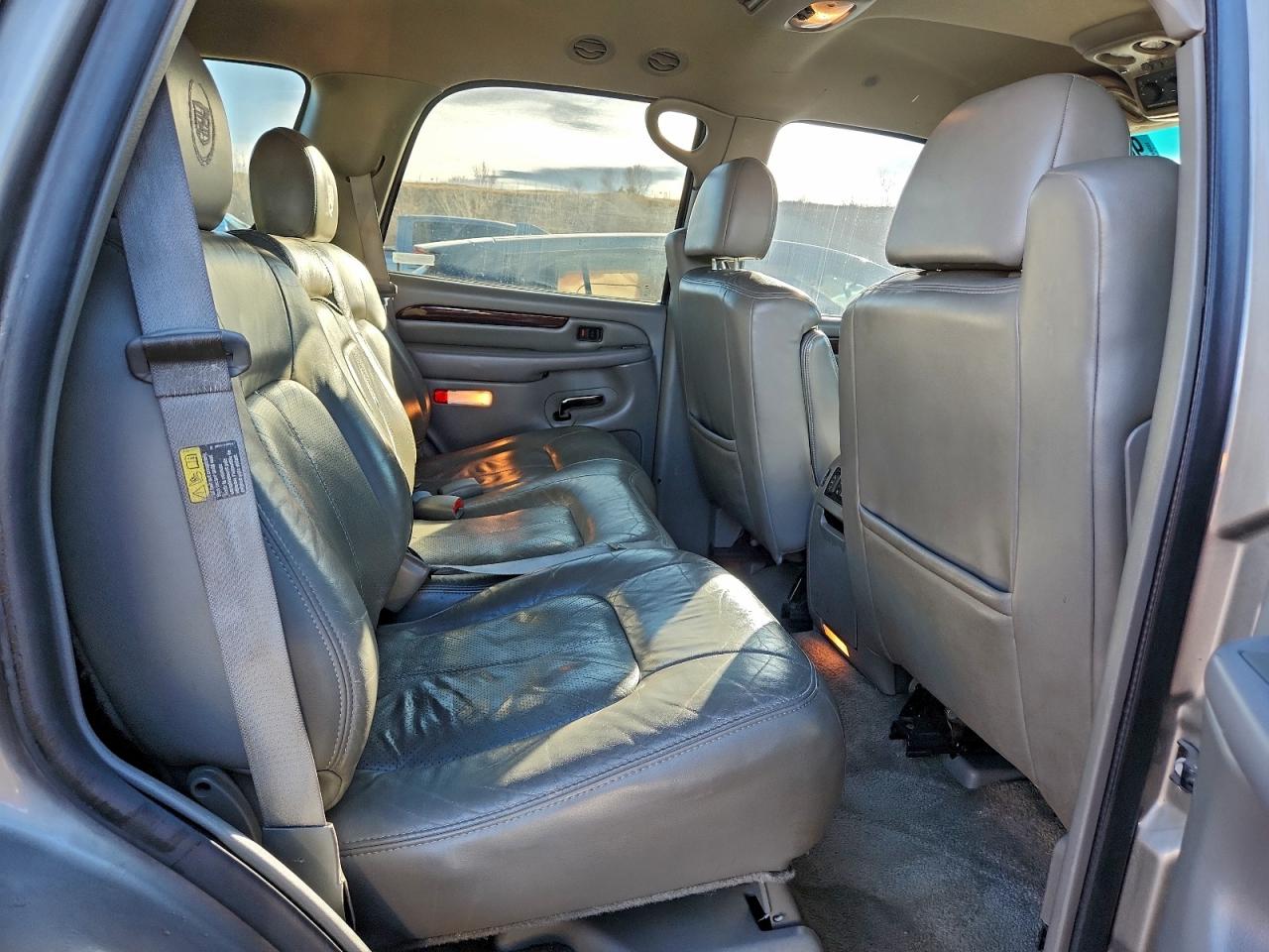 2002 CADILLAC ESCALADE LUXURY photo 11