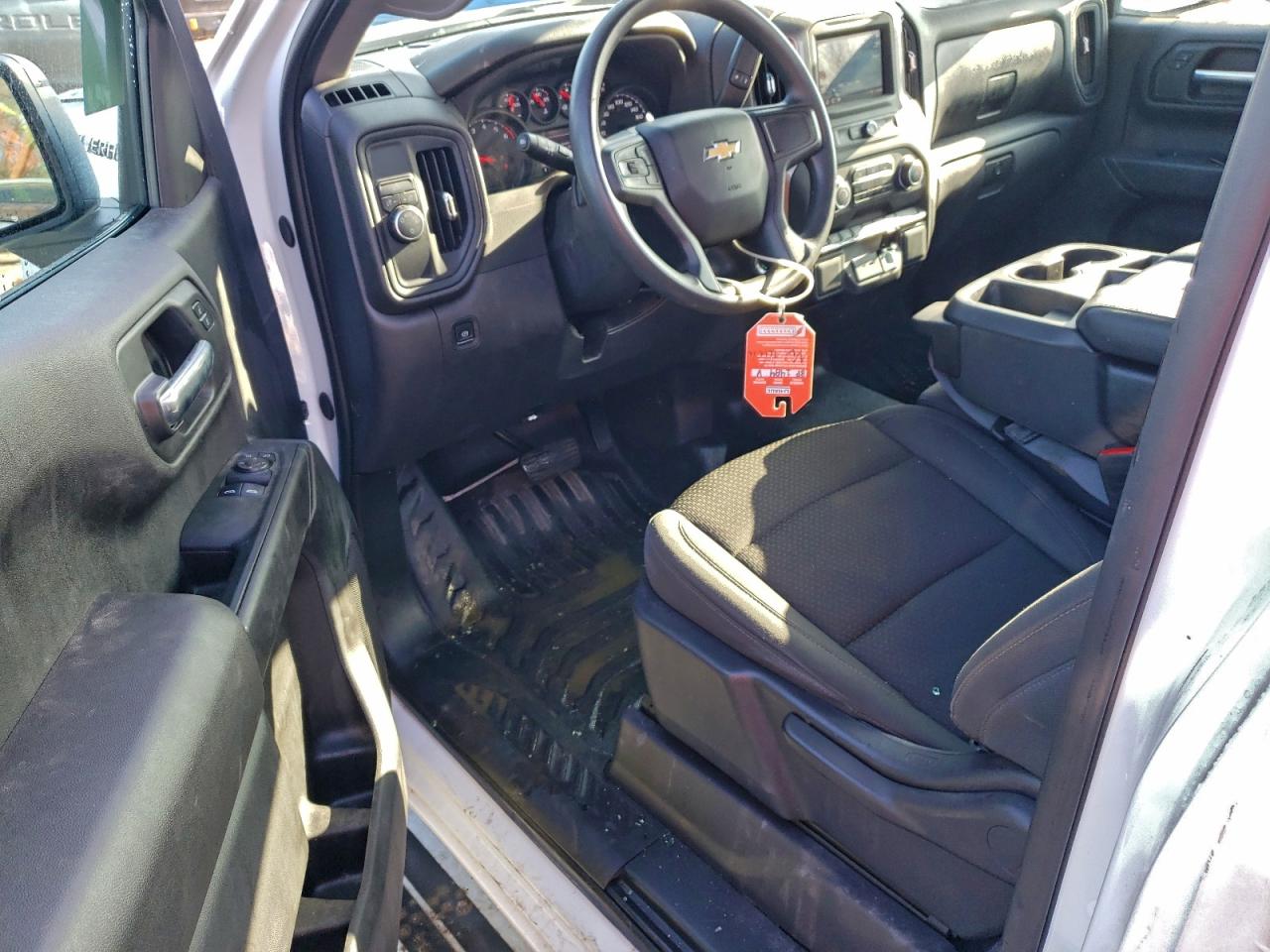 2024 CHEVROLET SILVERADO C1500 photo 8