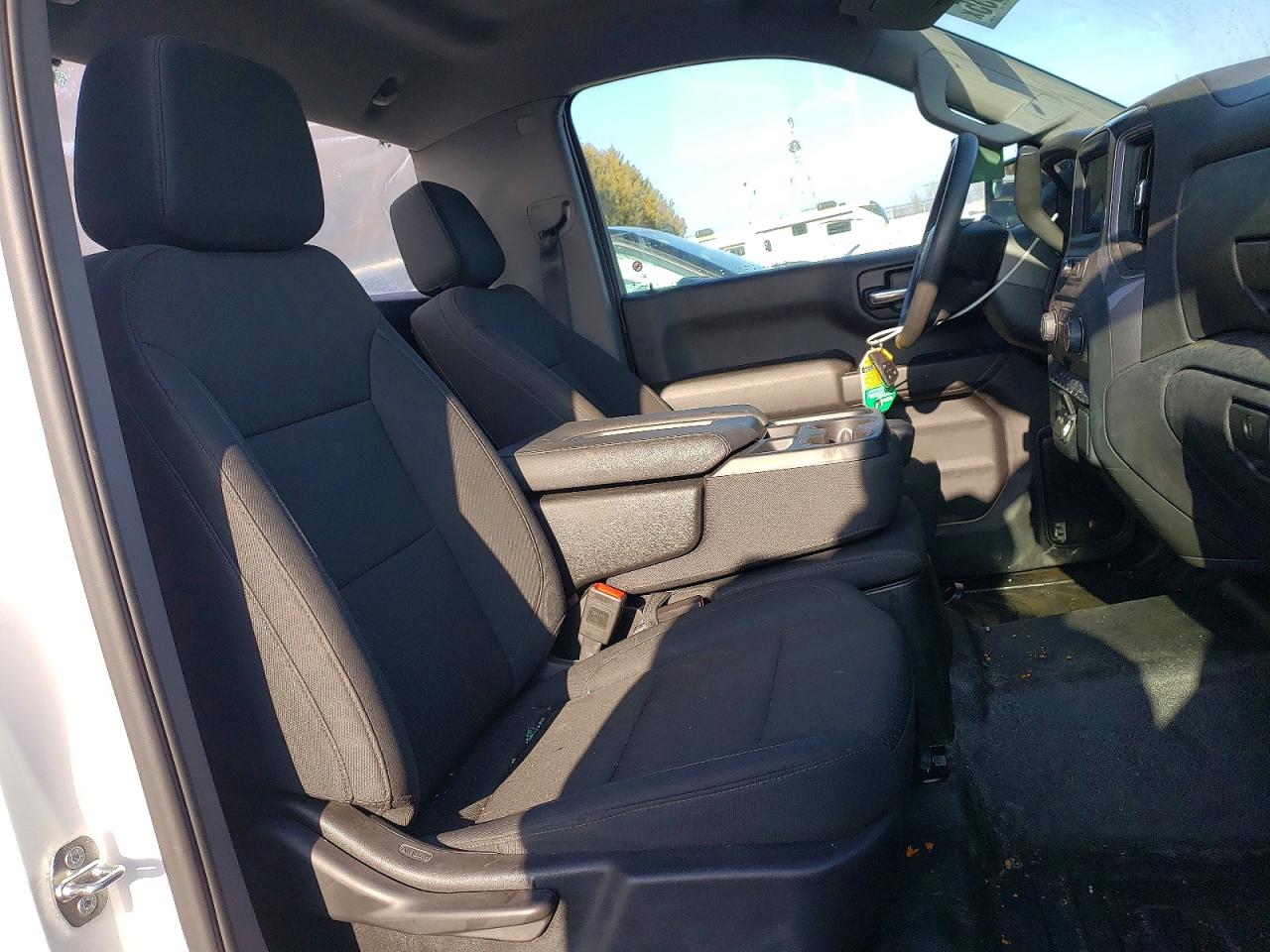 2024 CHEVROLET SILVERADO C1500 photo 10