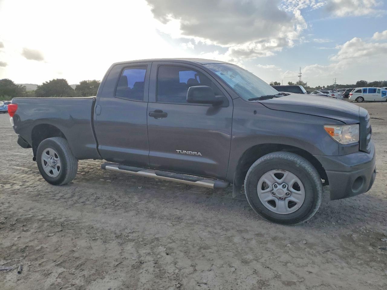2011 TOYOTA TUNDRA photo 4