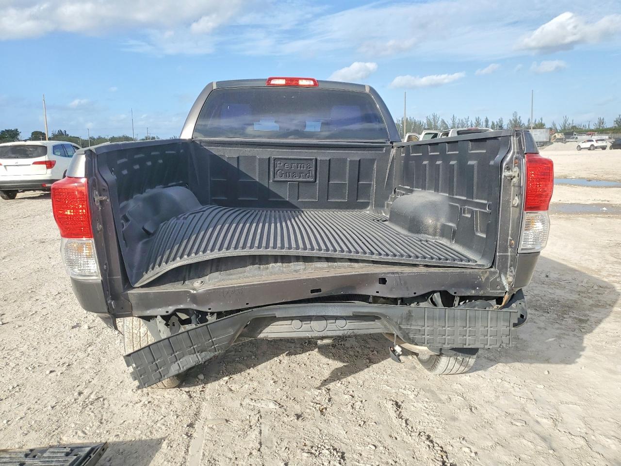 2011 TOYOTA TUNDRA photo 6