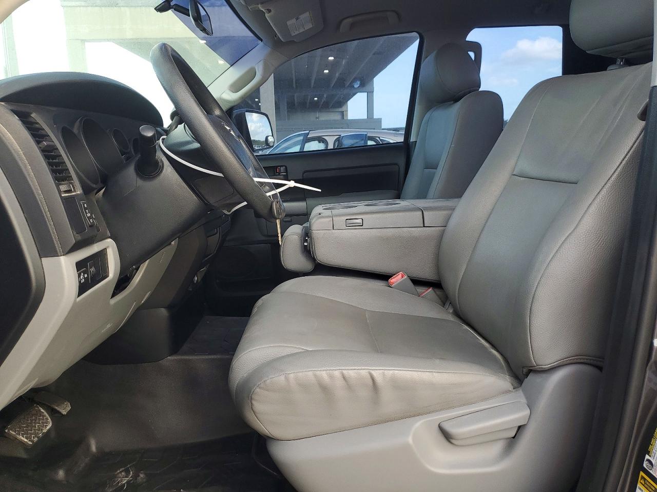 2011 TOYOTA TUNDRA photo 7