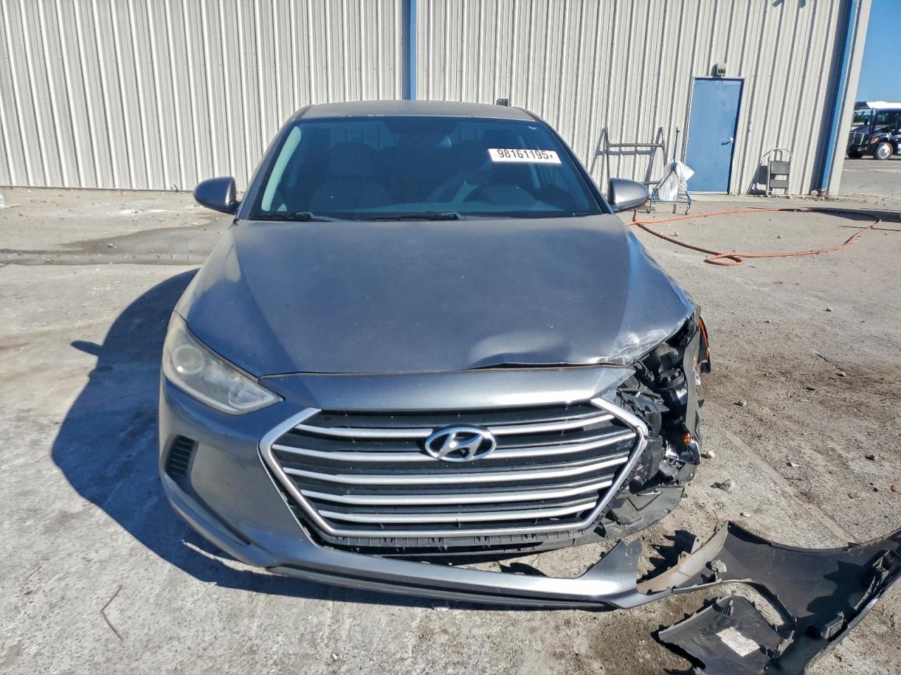 2018 HYUNDAI ELANTRA SE photo 5