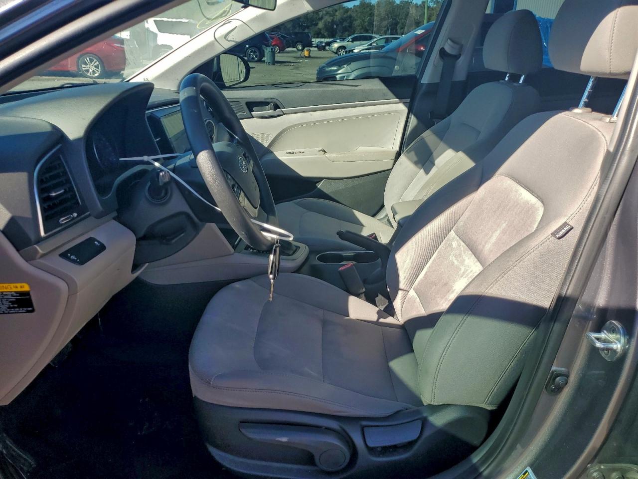 2018 HYUNDAI ELANTRA SE photo 7